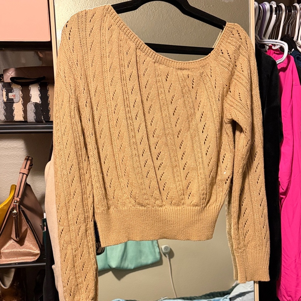 Elegant Women's Beige Knit Sweater